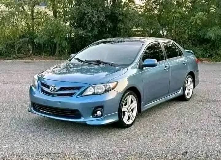 2013 TOYOTA COROLLA S